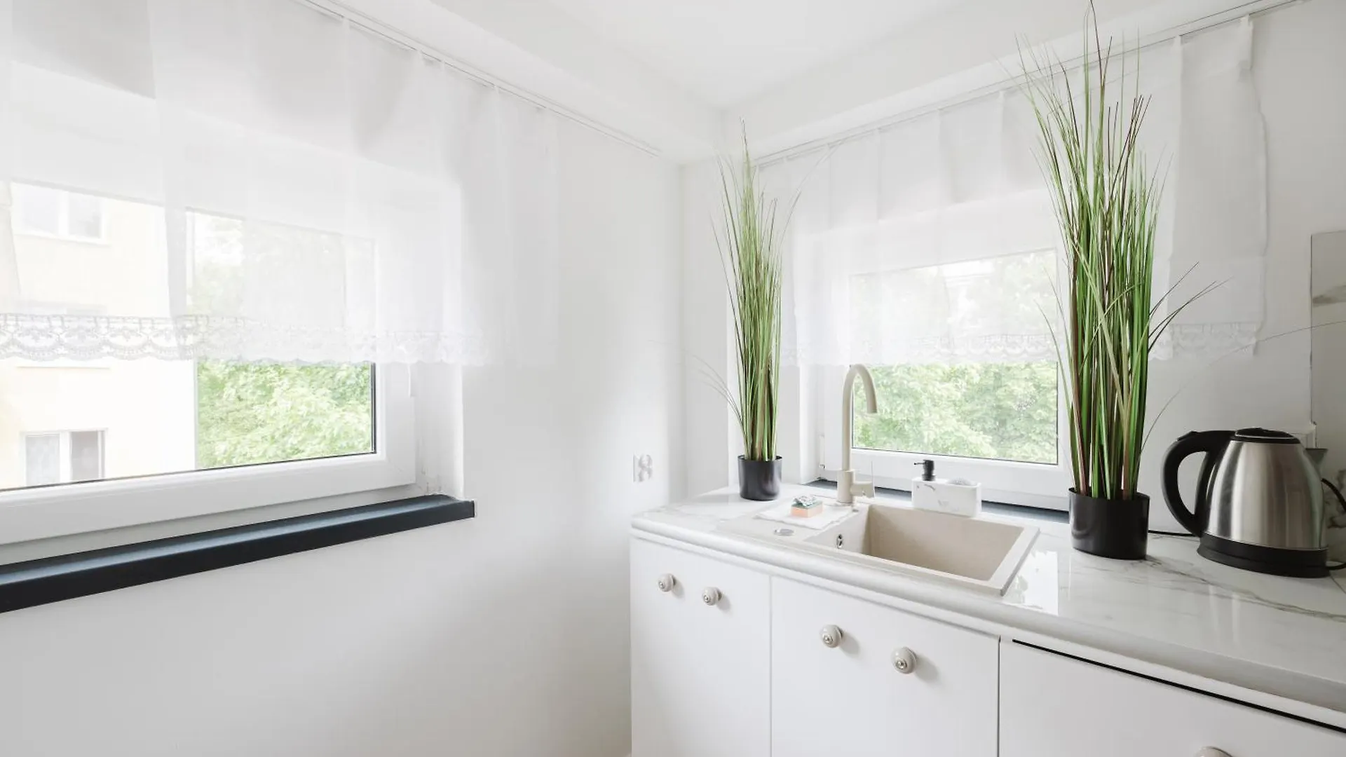 Grunwald Raszynska Bright Apartment By Bookinghost Poznań 0*,  Polen