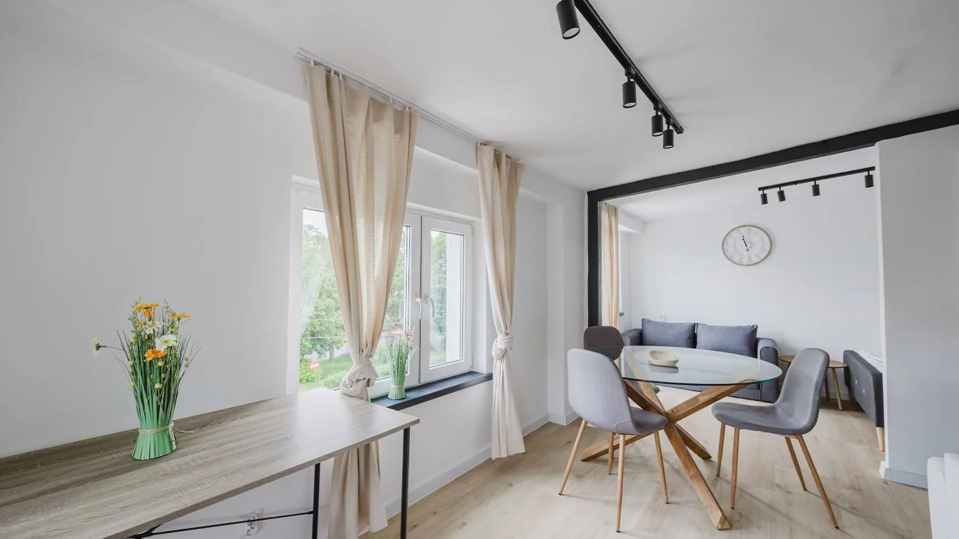 Grunwald Raszynska Bright Apartment By Bookinghost Poznań